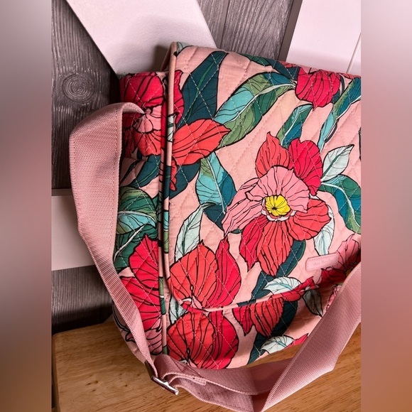 Vera Bradley Messenger Bag Vintage Floral with padded Laptop Compartment - Picture 5 of 13